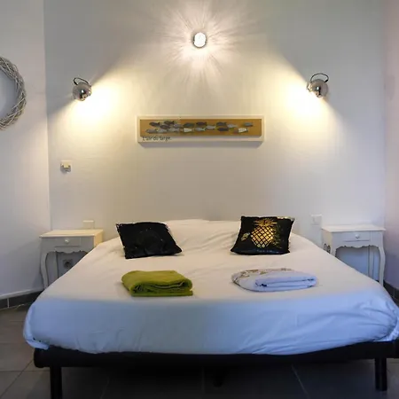 Domaine Des Celestins - Bleu Des Dunes *